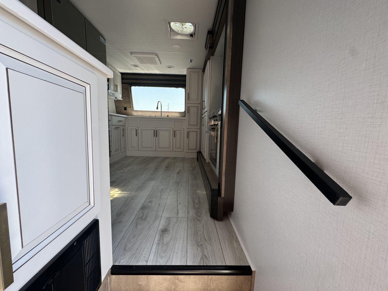 2026 Keystone RV 2026 Keystone RV Montana - thumbnail 15