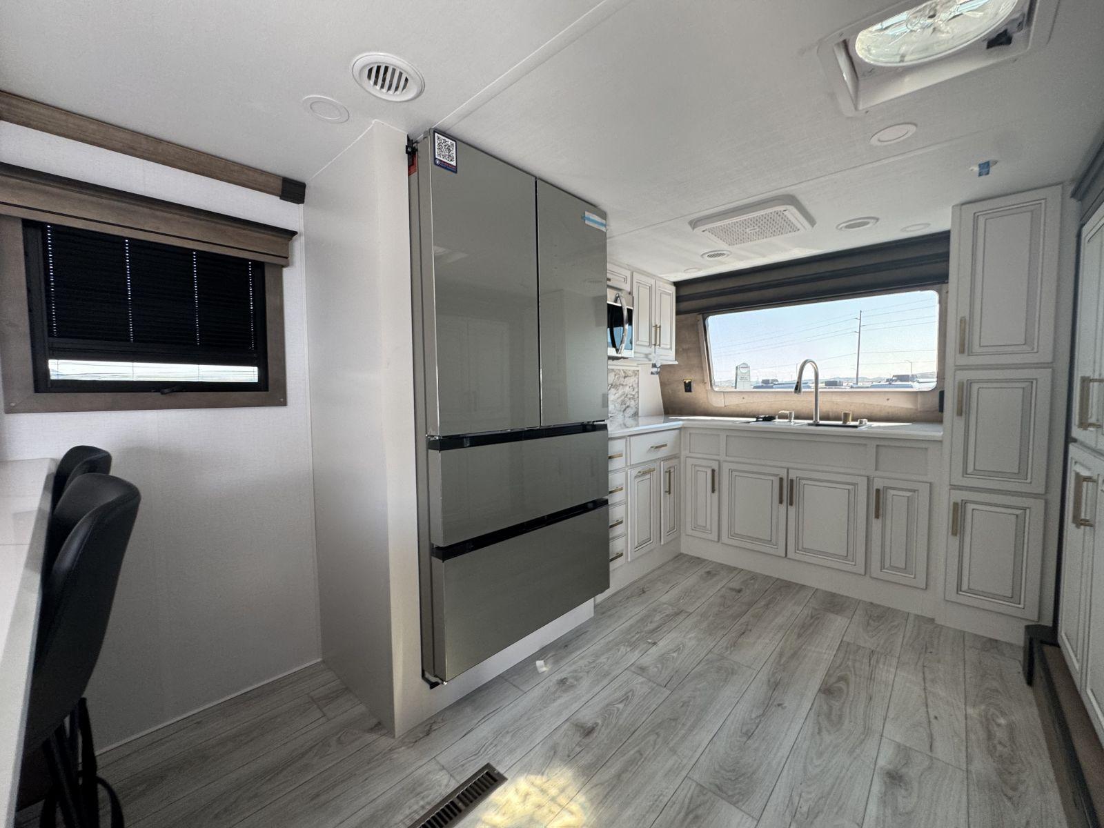 2026 Keystone RV 2026 Keystone RV Montana - thumbnail 16