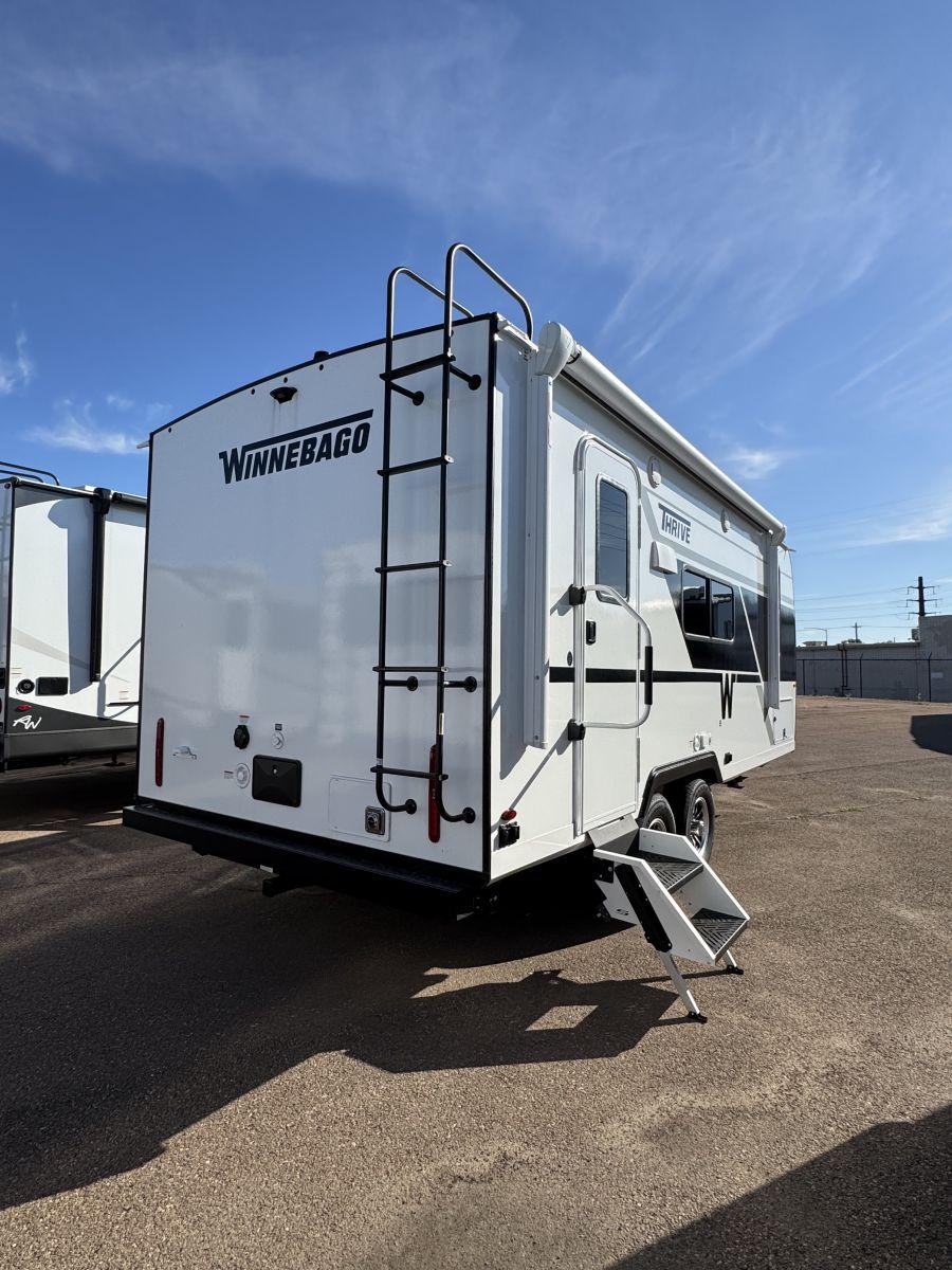 2026 Winnebago 2026 Winnebago Thrive - thumbnail 5