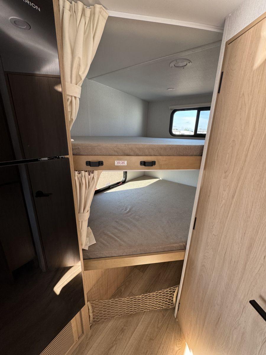 2026 Winnebago 2026 Winnebago Thrive - thumbnail 11