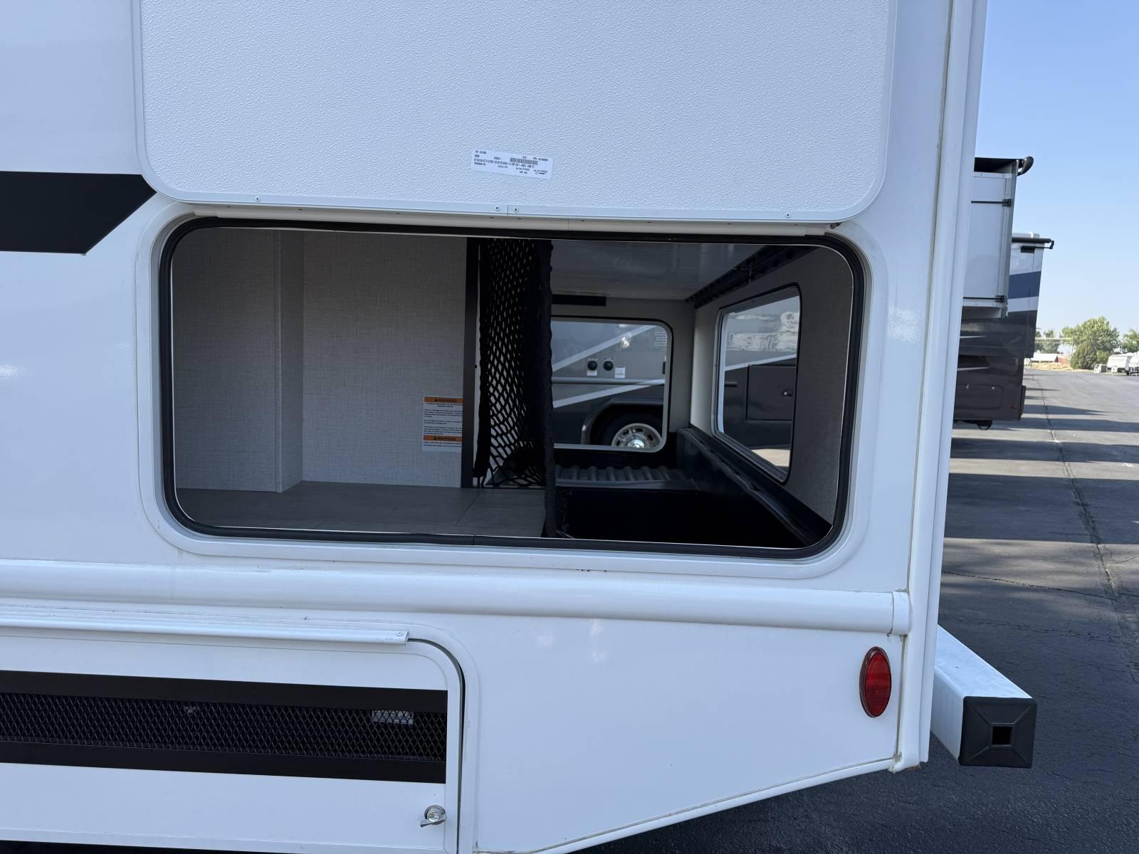 2026 Thor Motor Coach 2026 Thor Motor Coach Chateau - thumbnail 9