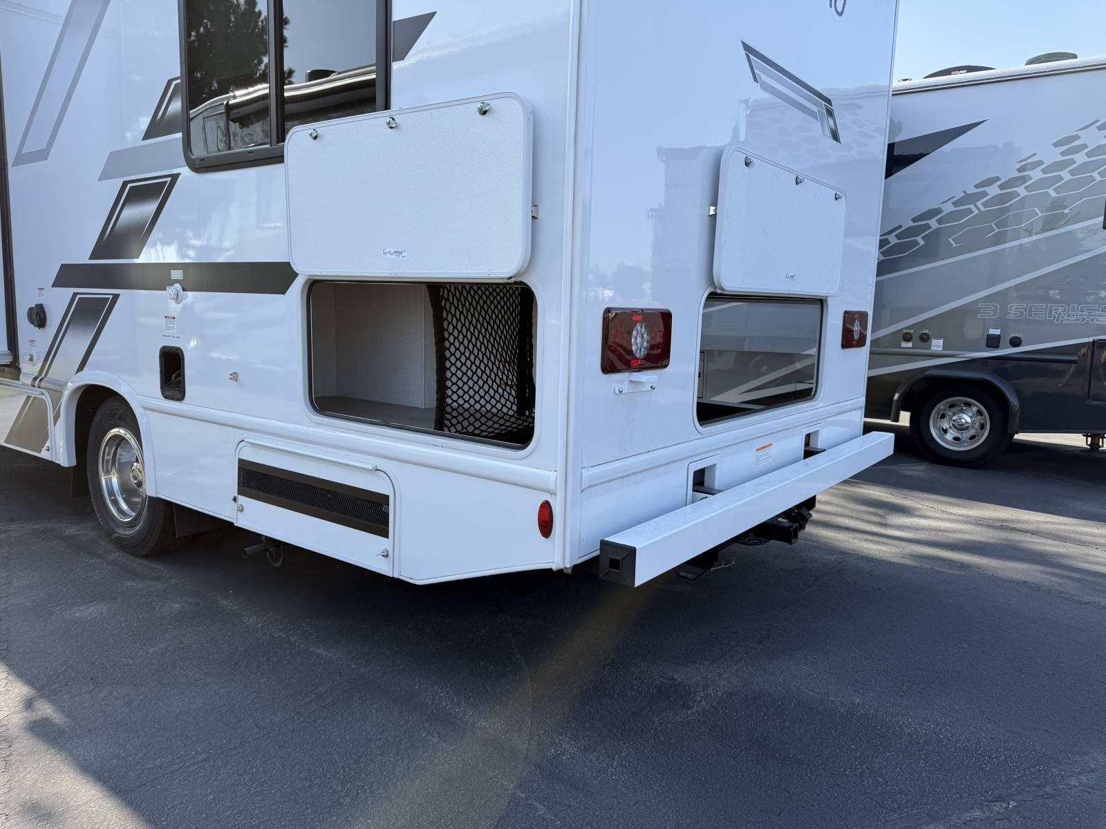 2026 Thor Motor Coach 2026 Thor Motor Coach Chateau - thumbnail 10