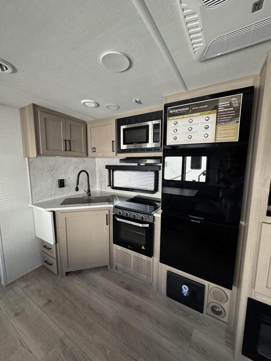 2026 ROCKWOOD 2026 ROCKWOOD SIGNATURE - thumbnail 10