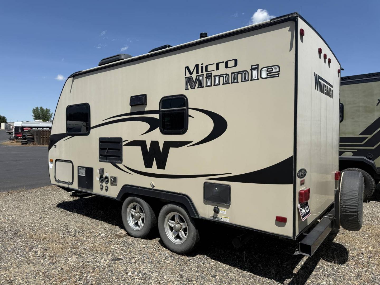 2016 Winnebago 2016 Winnebago Micro Minnie - thumbnail 3