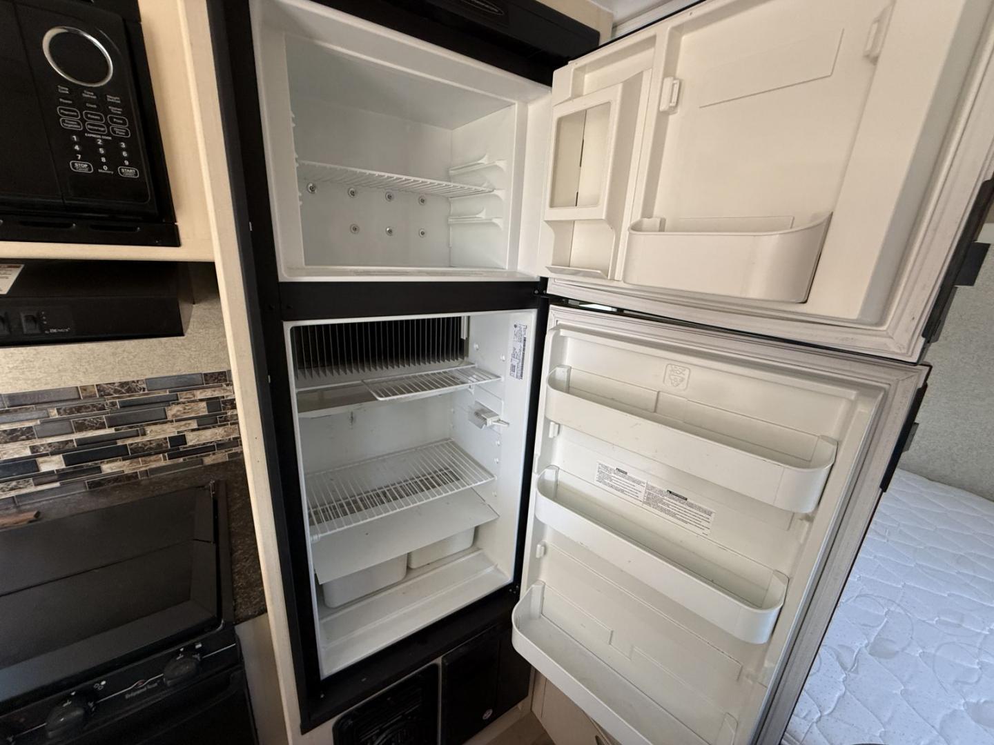 2016 Winnebago 2016 Winnebago Micro Minnie - thumbnail 14