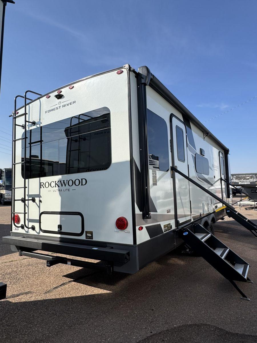 2026 Rockwood 2026 Rockwood Ultra Lite - thumbnail 3