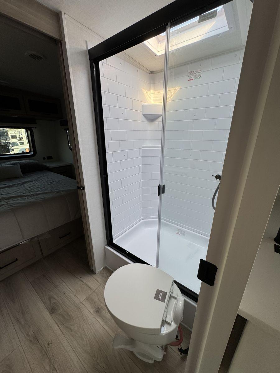 2026 Rockwood 2026 Rockwood Ultra Lite - thumbnail 8