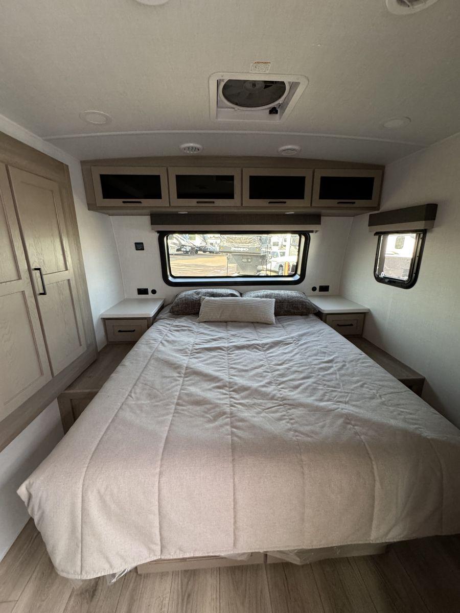 2026 Rockwood 2026 Rockwood Ultra Lite - thumbnail 10