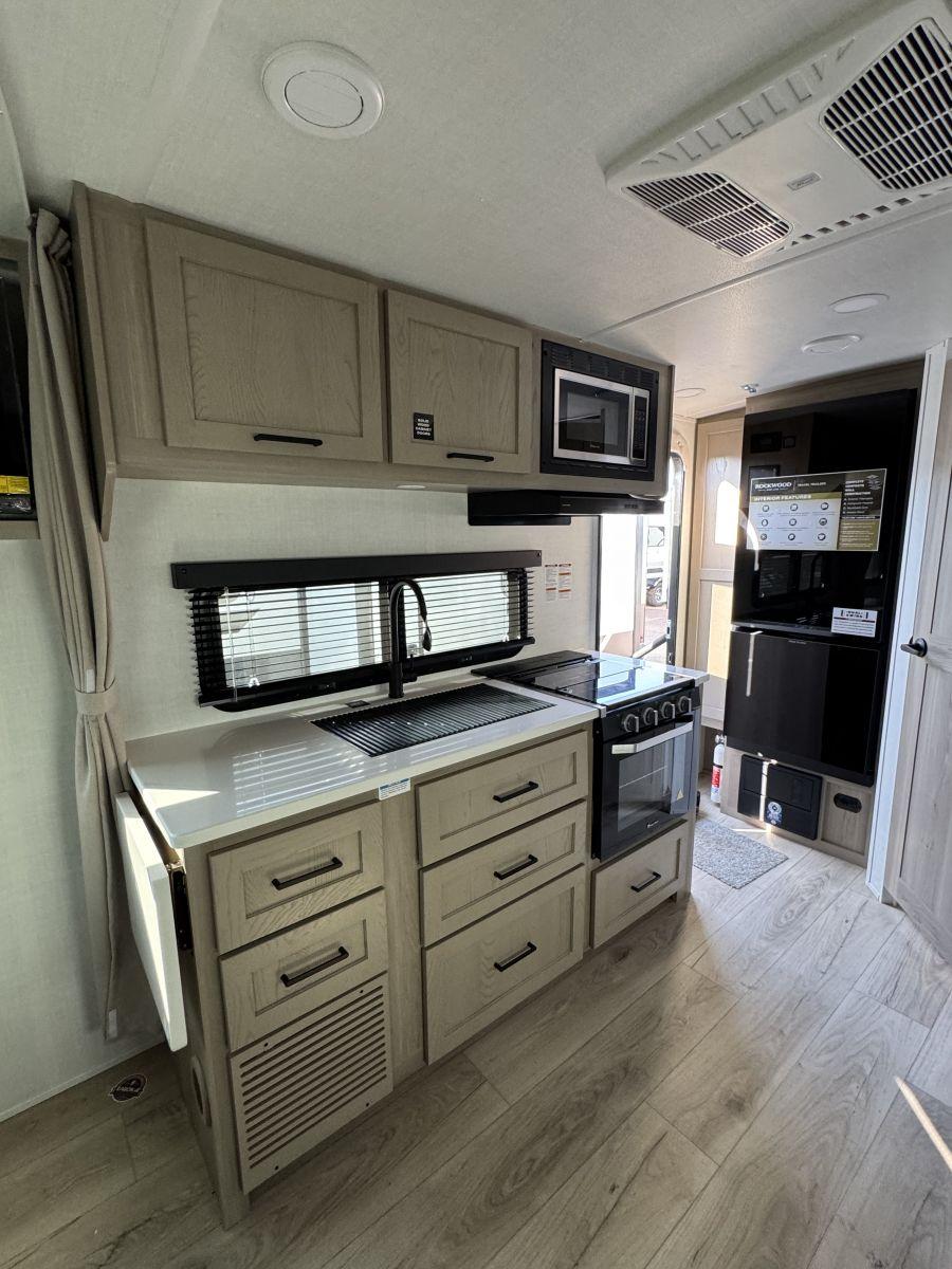 2026 Forest River RV 2026 Forest River RV Rockwood Mini Lite - thumbnail 8
