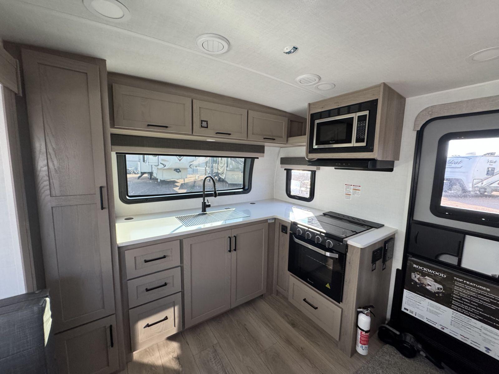 2026 Forest River RV 2026 Forest River RV Rockwood Mini Lite - thumbnail 7