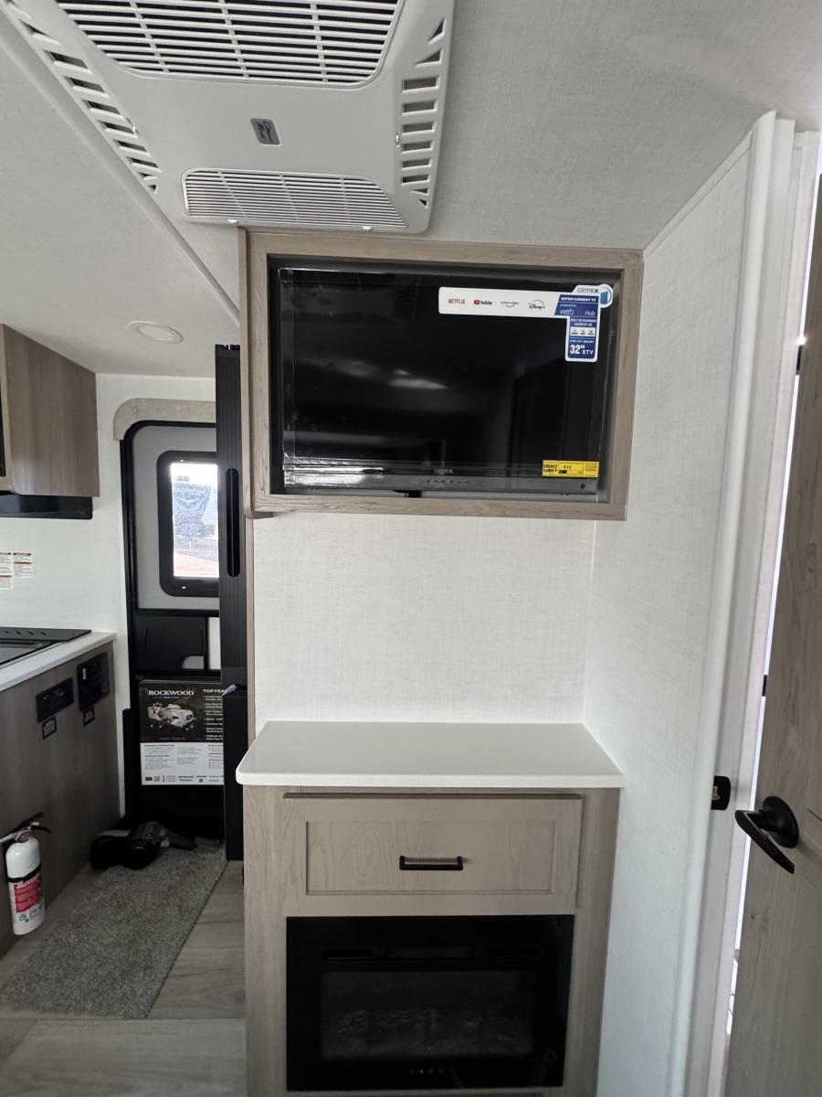 2026 Forest River RV 2026 Forest River RV Rockwood Mini Lite - thumbnail 10