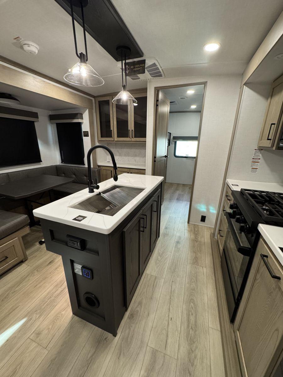 2026 ROCKWOOD 2026 ROCKWOOD SIGNATURE - thumbnail 9