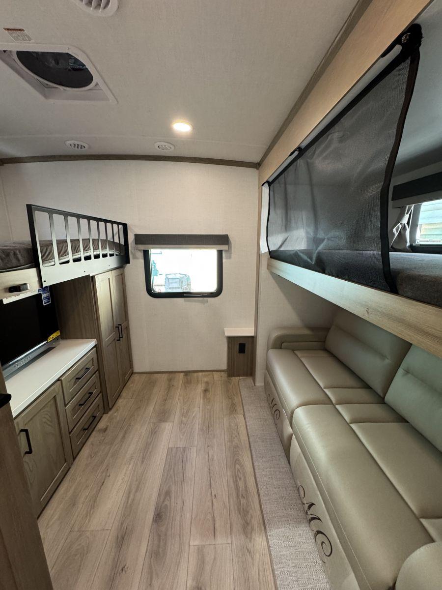 2026 ROCKWOOD 2026 ROCKWOOD SIGNATURE - thumbnail 12