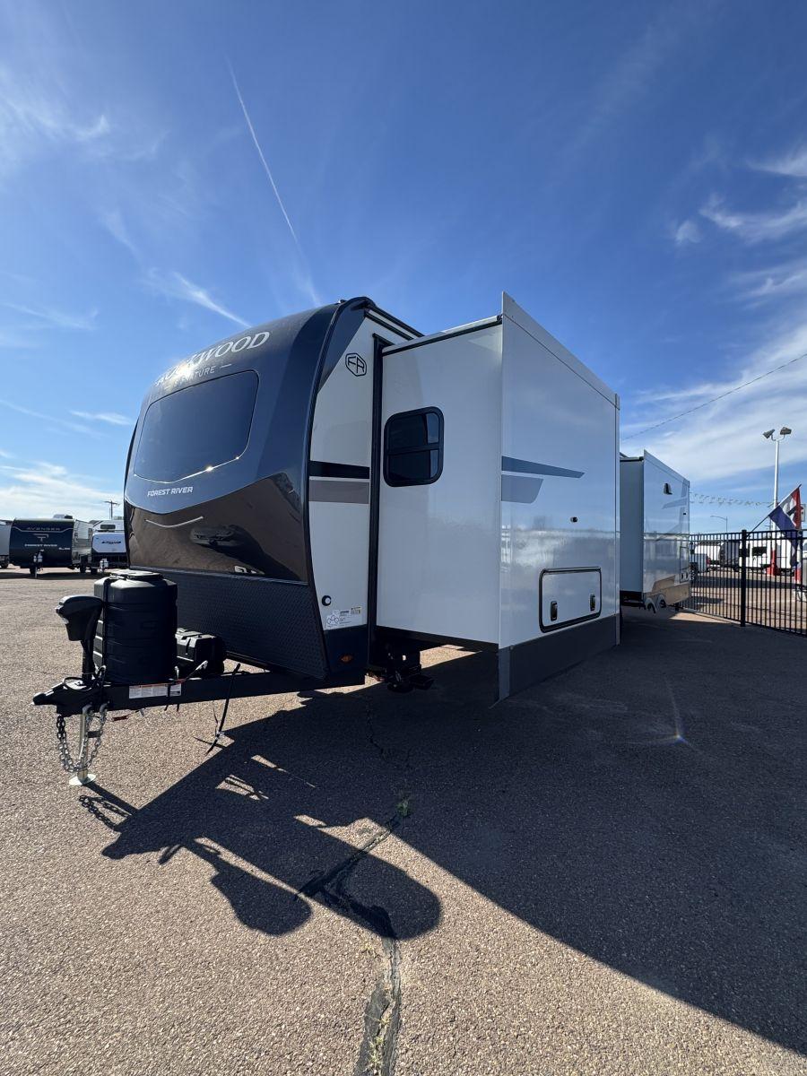 2026 ROCKWOOD 2026 ROCKWOOD SIGNATURE - thumbnail 2