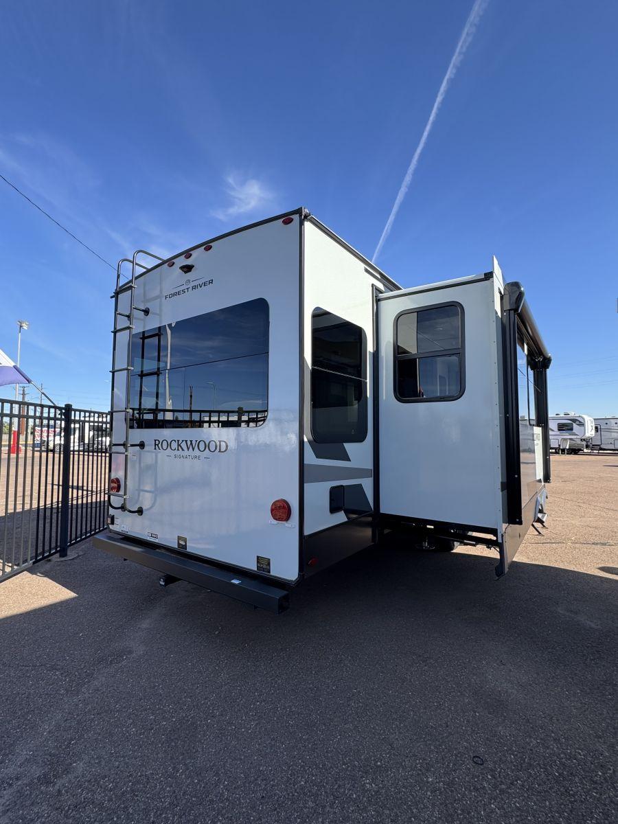 2026 ROCKWOOD 2026 ROCKWOOD SIGNATURE - thumbnail 3