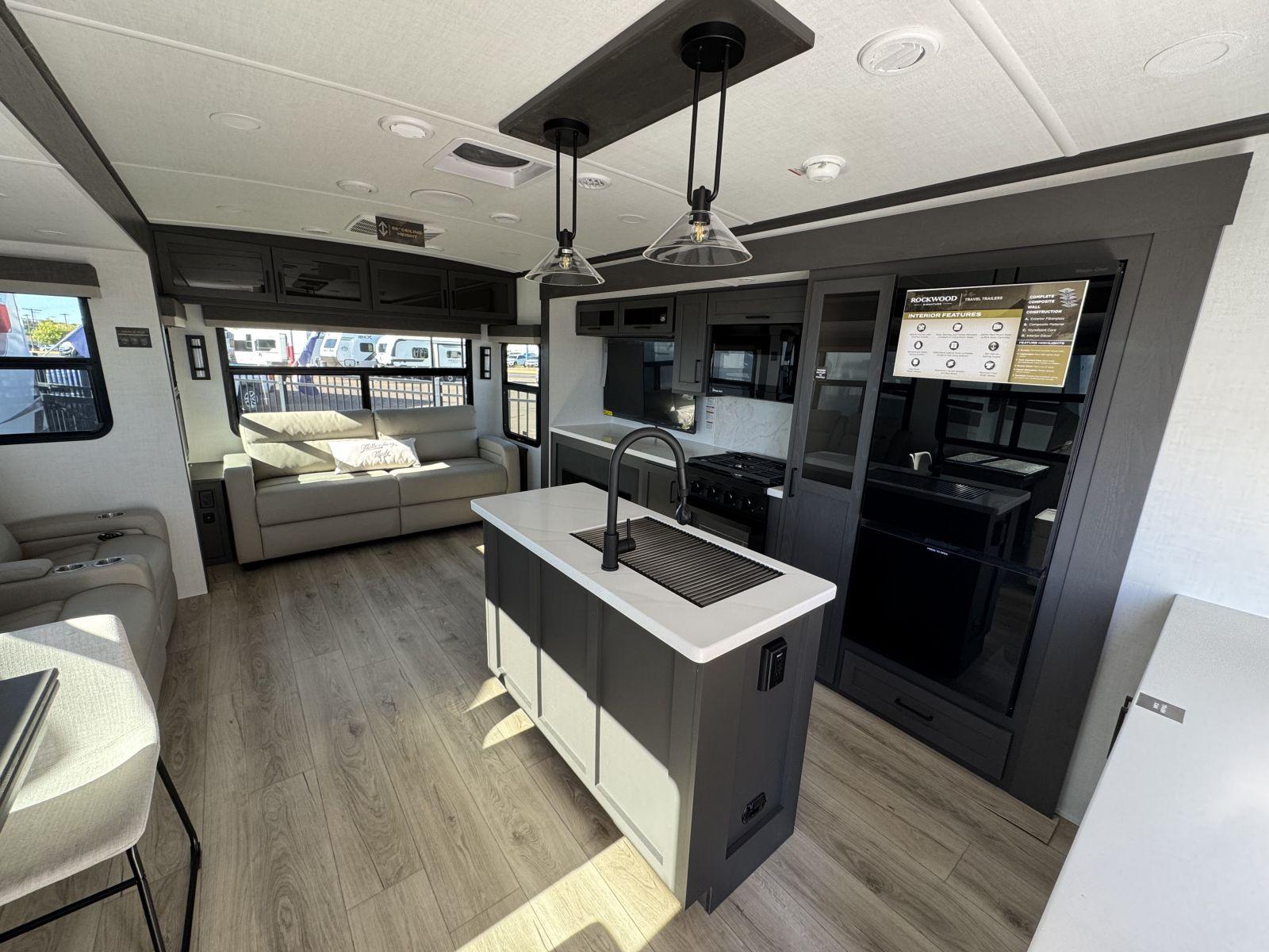 2026 ROCKWOOD 2026 ROCKWOOD SIGNATURE - thumbnail 4