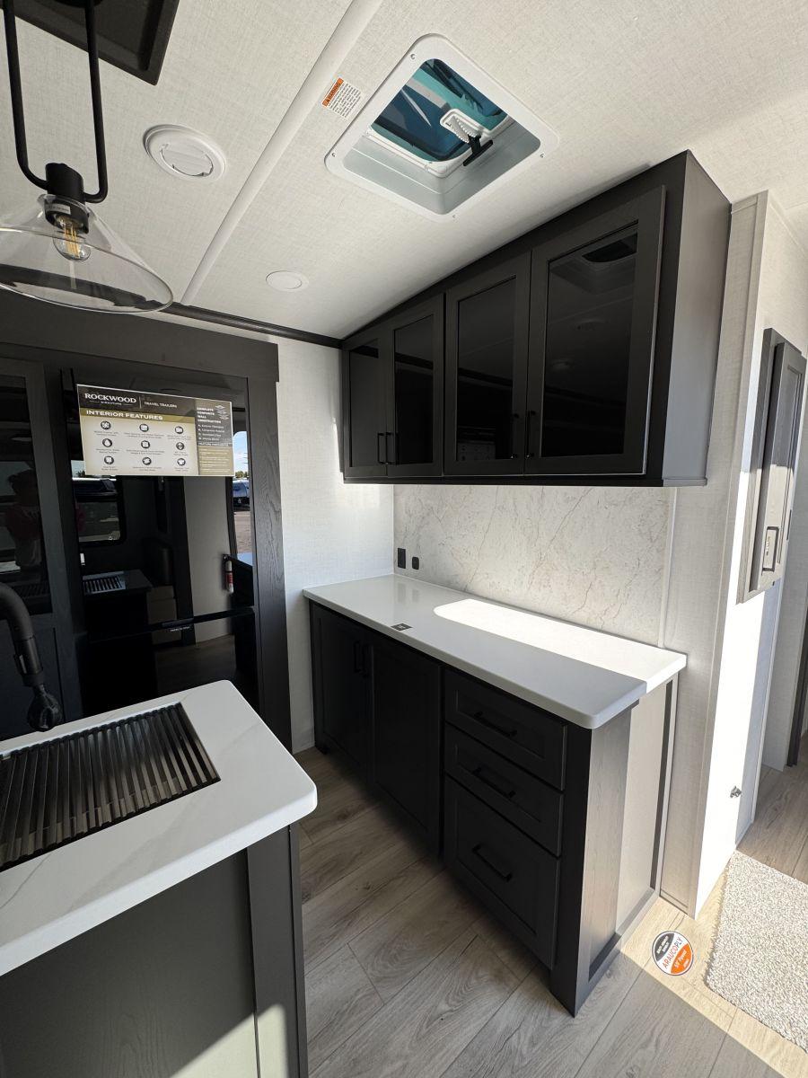 2026 ROCKWOOD 2026 ROCKWOOD SIGNATURE - thumbnail 9
