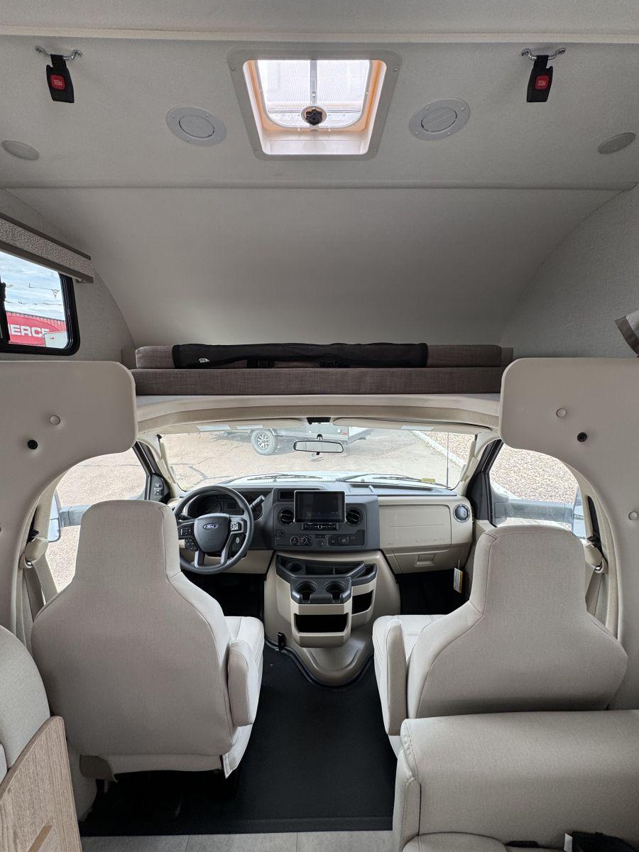 2026 Thor Motor Coach 2026 Thor Motor Coach Chateau - thumbnail 13