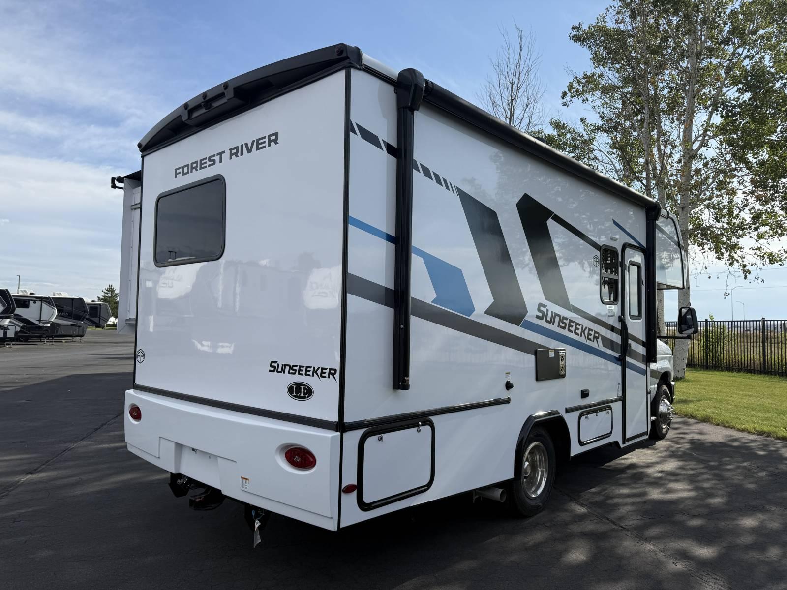 2026 Forest River RV 2026 Forest River RV Sunseeker - thumbnail 4