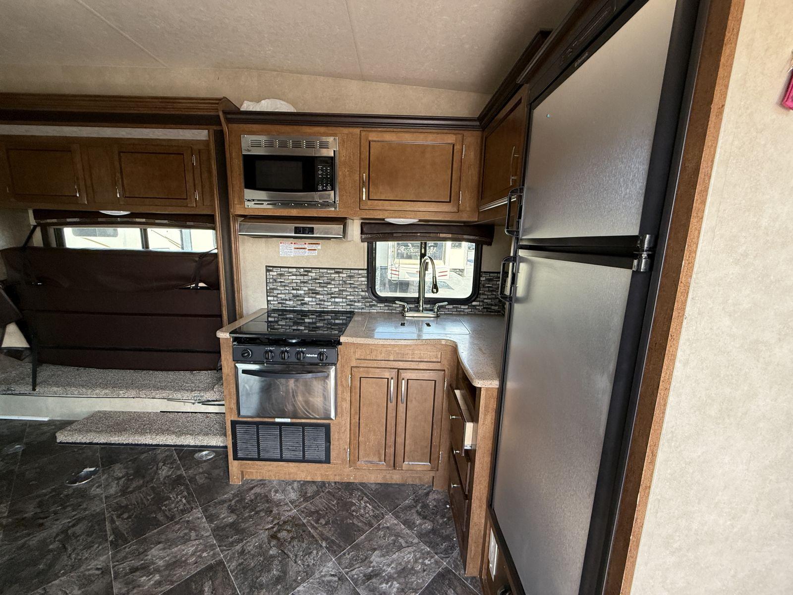 2017 Forest River RV 2017 Forest River RV SHOCKWAVE - thumbnail 10