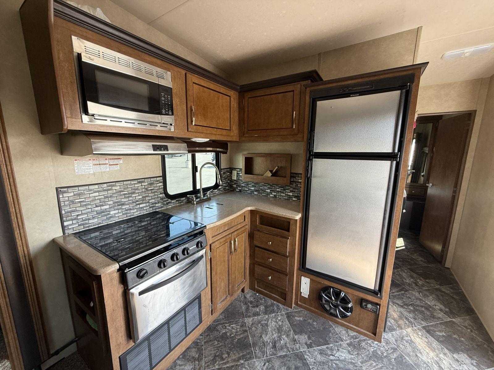 2017 Forest River RV 2017 Forest River RV SHOCKWAVE - thumbnail 14