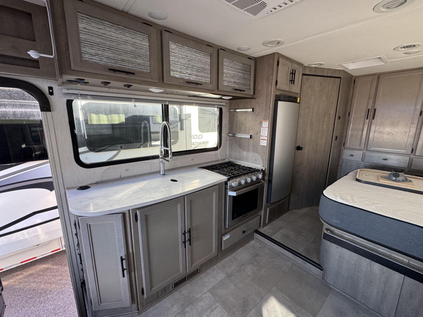 2020 Coachmen 2020 Coachmen Prism - thumbnail 7