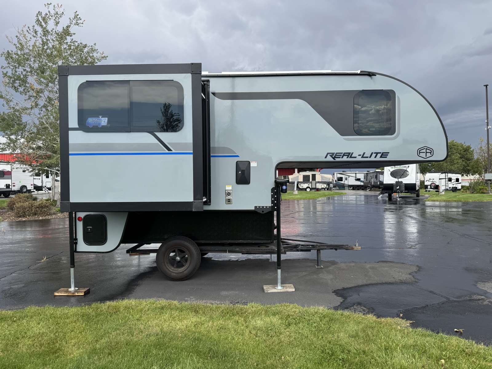 2026 Palomino 2026 Palomino Real Lite - thumbnail 3