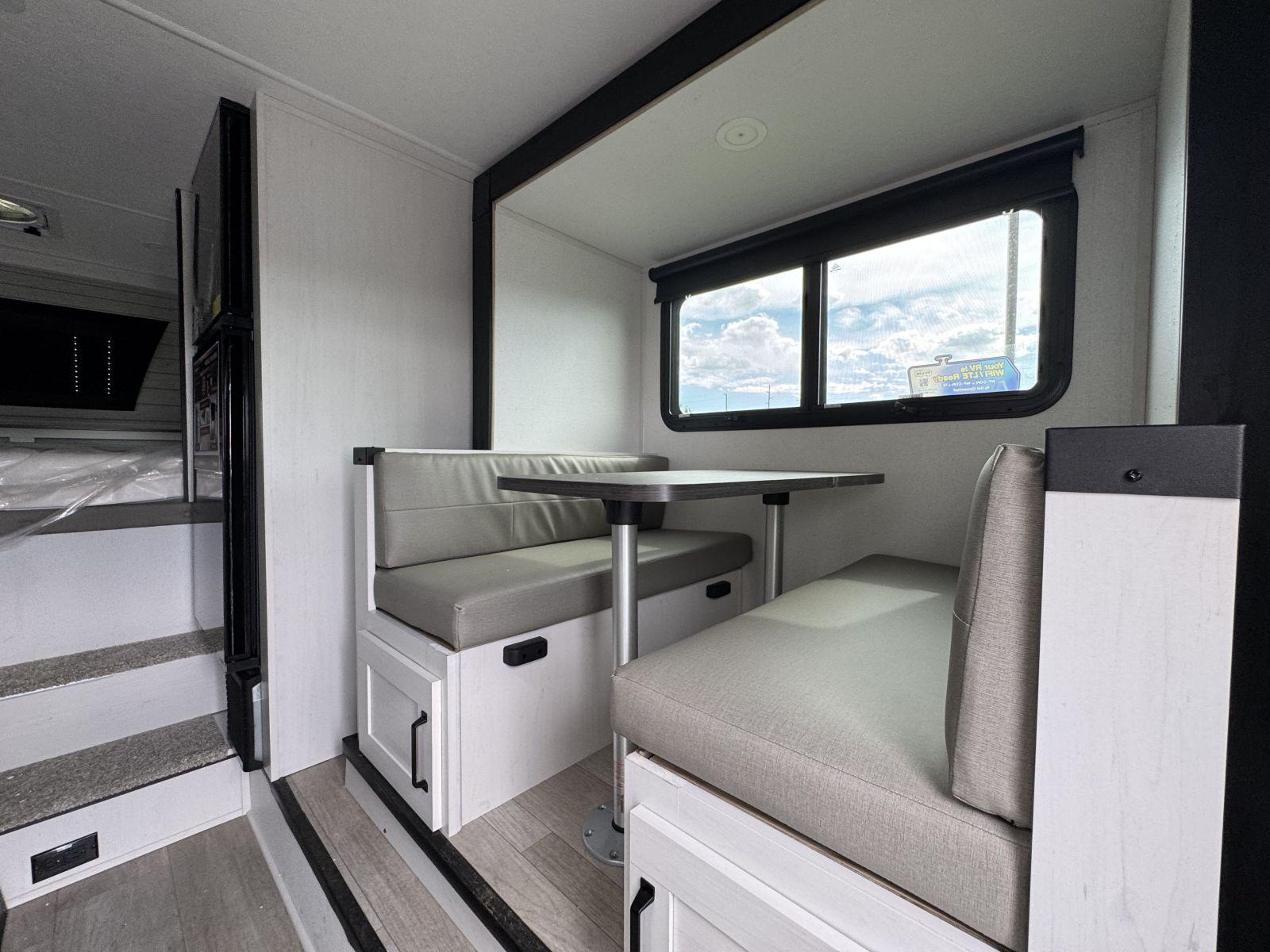 2026 Palomino 2026 Palomino Real Lite - thumbnail 11