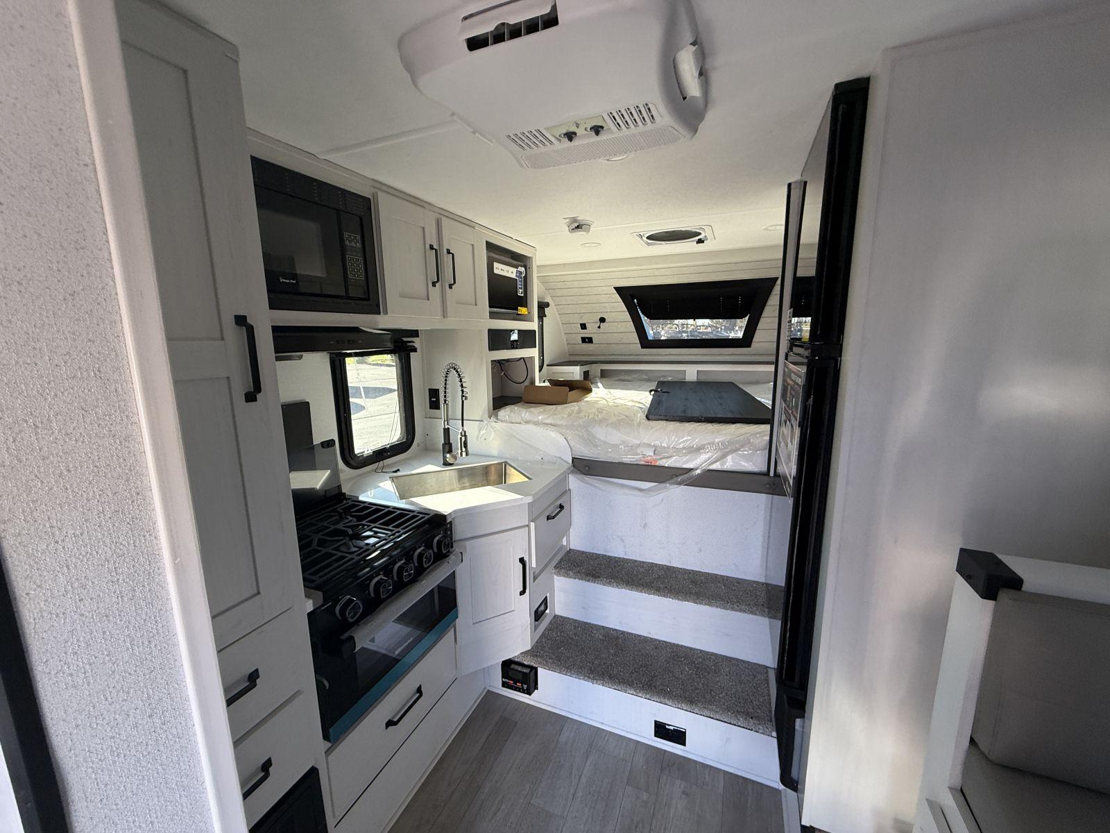 2026 Palomino 2026 Palomino Real Lite - thumbnail 8