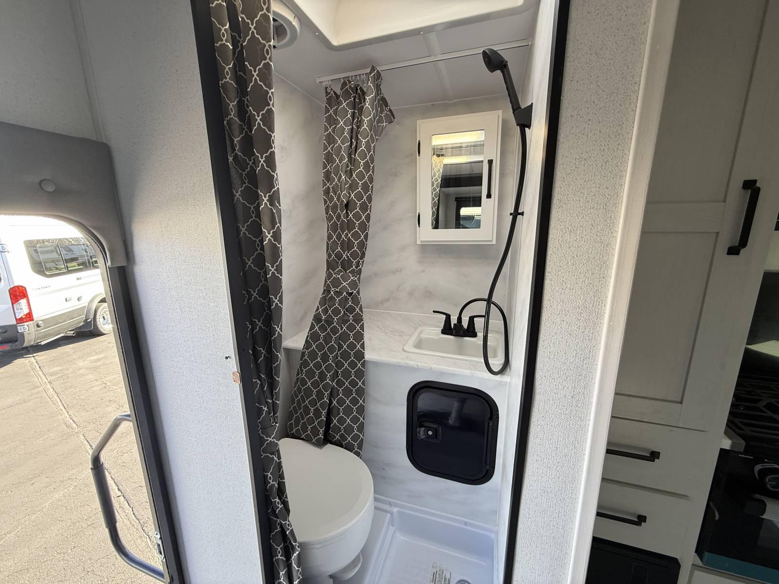 2026 Palomino 2026 Palomino Real Lite - thumbnail 9