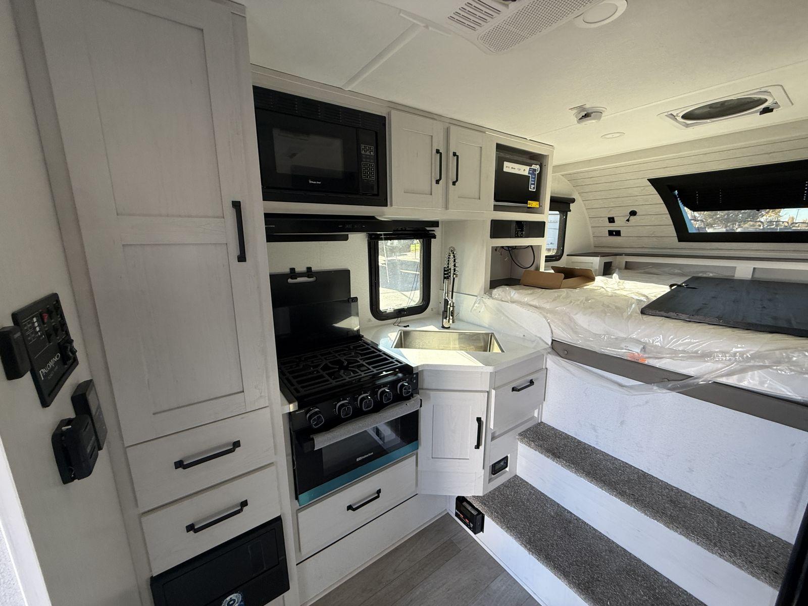 2026 Palomino 2026 Palomino Real Lite - thumbnail 10