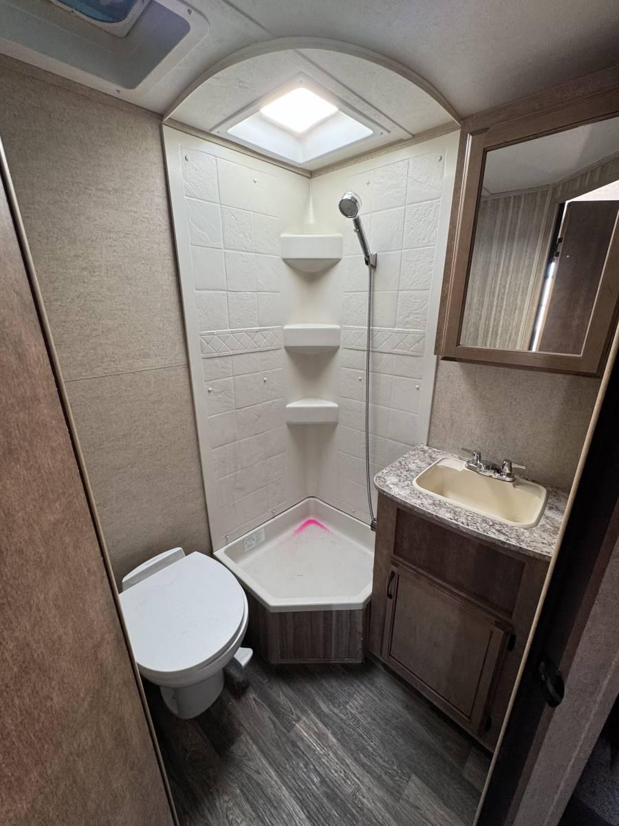 2017 Starcraft 2017 Starcraft Launch - thumbnail 9