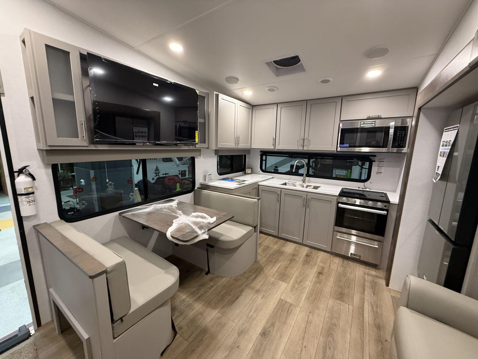 2026 Alliance RV 2026 Alliance RV Avenue All Access - thumbnail 12
