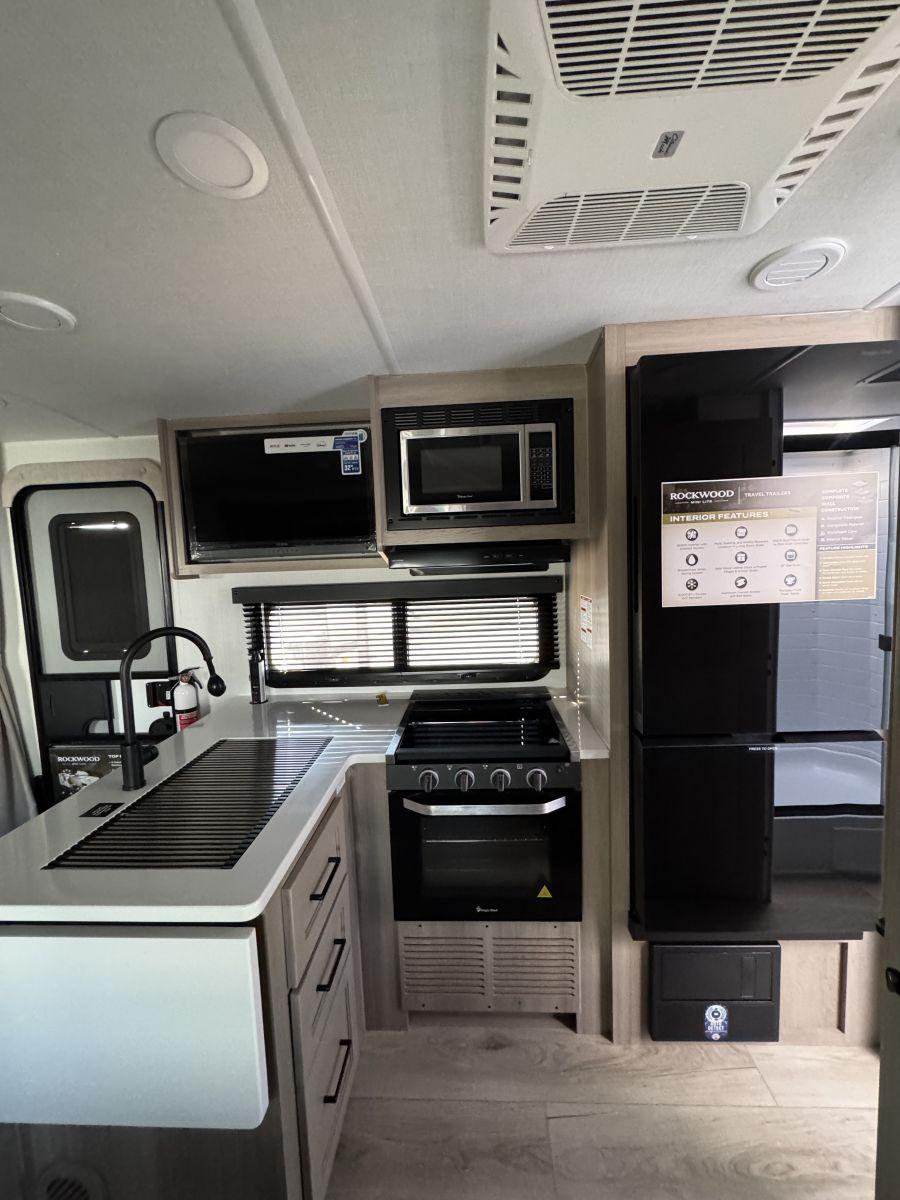 2026 Forest River RV 2026 Forest River RV Rockwood Mini Lite - thumbnail 9