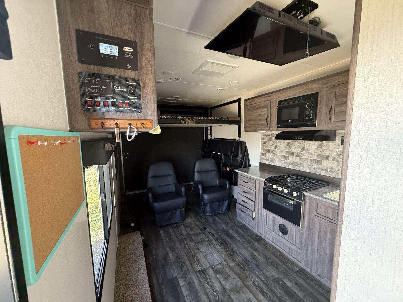 2020 Pacific Coachworks 2020 Pacific Coachworks Blazen - thumbnail 9