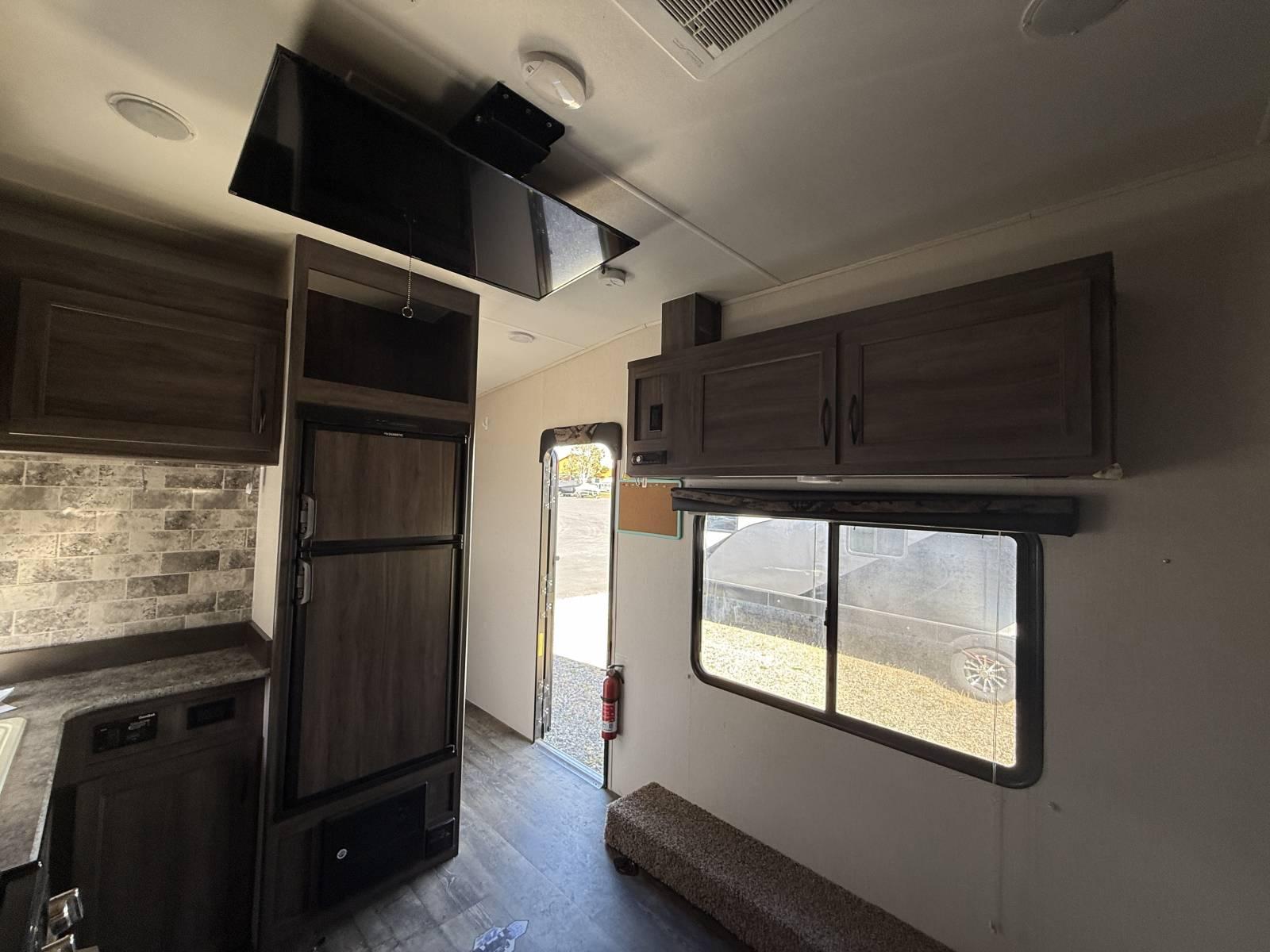 2020 Pacific Coachworks 2020 Pacific Coachworks Blazen - thumbnail 12