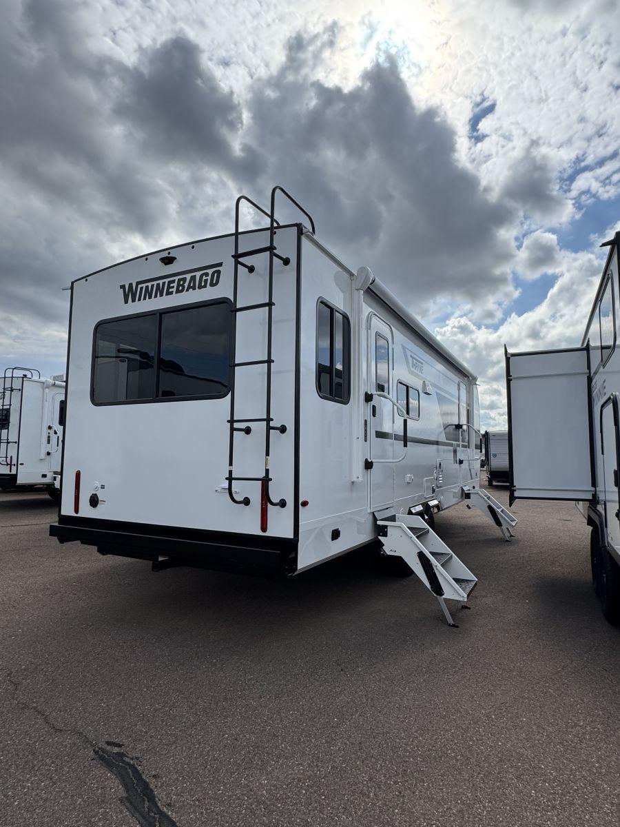 2026 Winnebago 2026 Winnebago Thrive - thumbnail 5