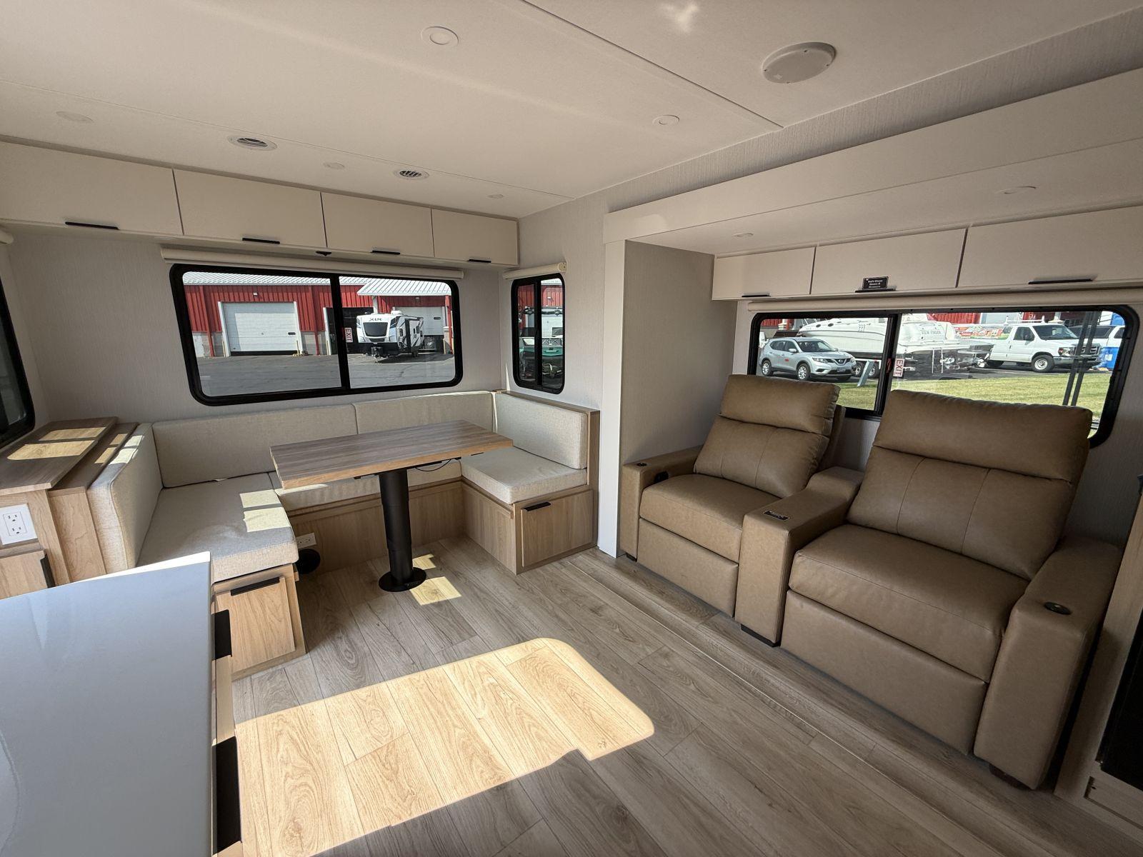 2026 Winnebago 2026 Winnebago Thrive - thumbnail 10