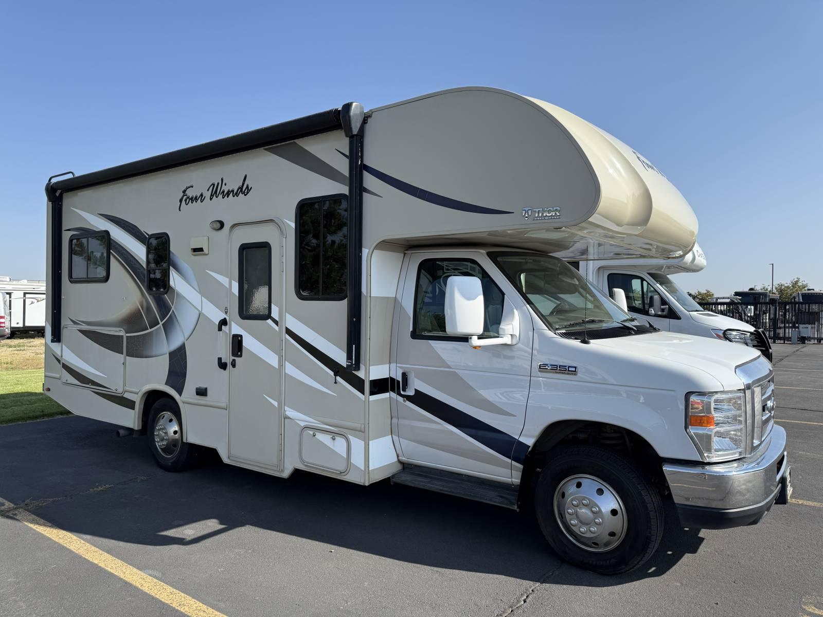 2018 Thor Motor Coach 2018 Thor Motor Coach Four - thumbnail 3