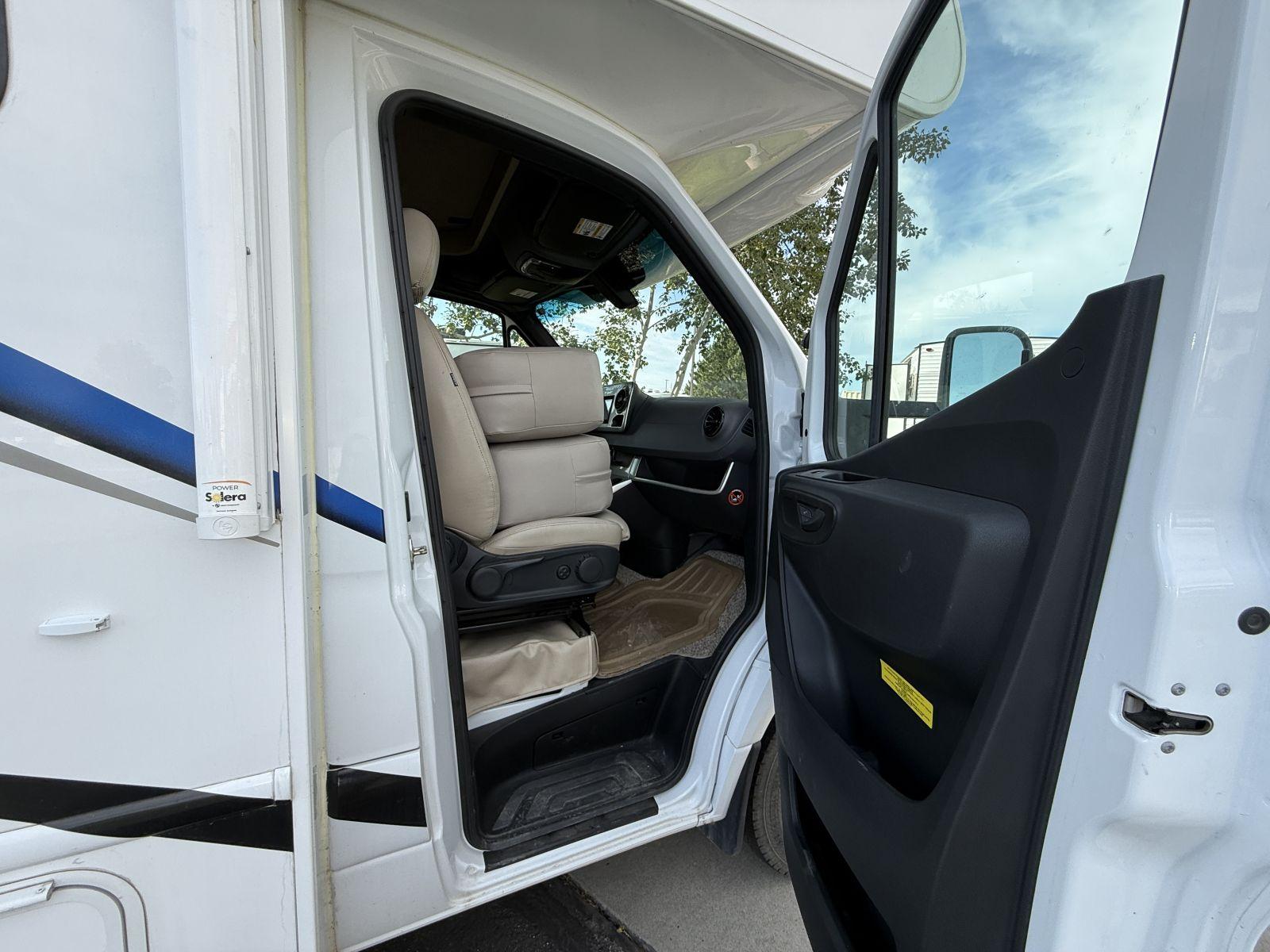 2021 Thor Motor Coach 2021 Thor Motor Coach Chateau - thumbnail 13