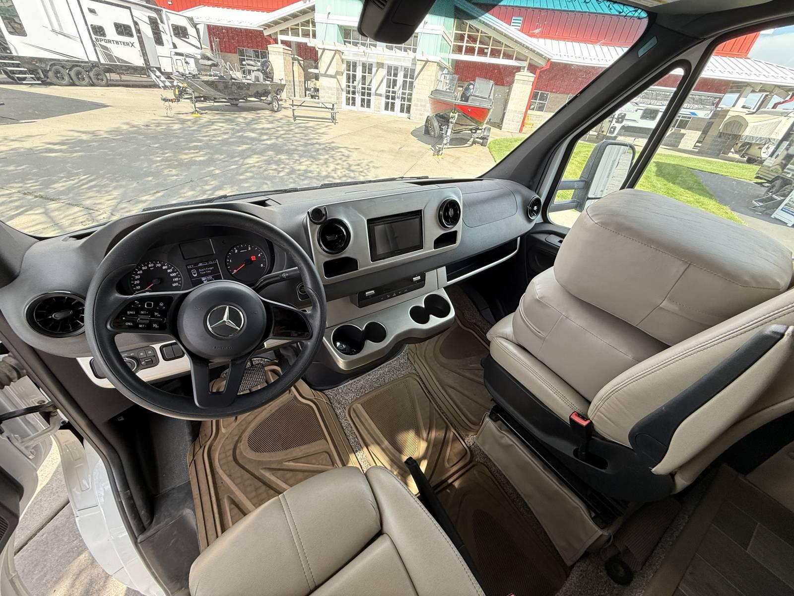 2021 Thor Motor Coach 2021 Thor Motor Coach Chateau - thumbnail 16