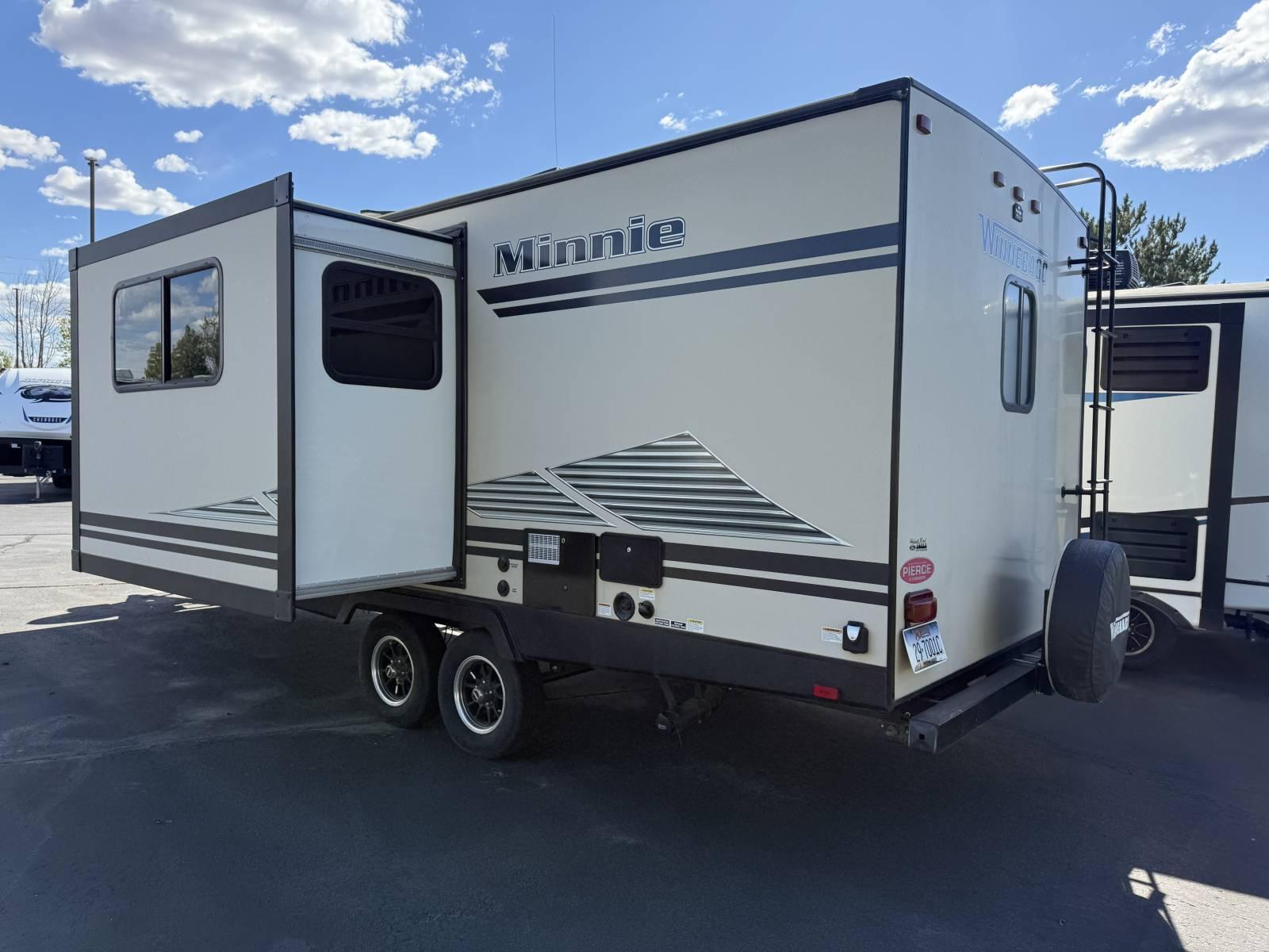 2019 Winnebago 2019 Winnebago Micro Minnie - thumbnail 3