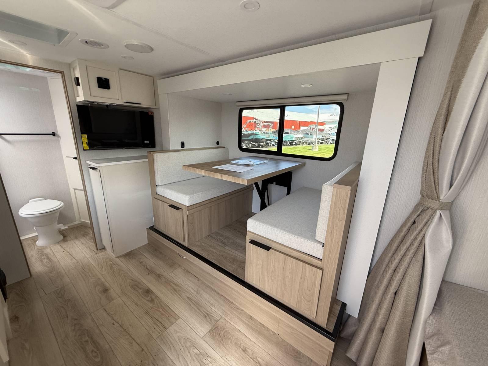 2026 Winnebago 2026 Winnebago Micro Minnie - thumbnail 11