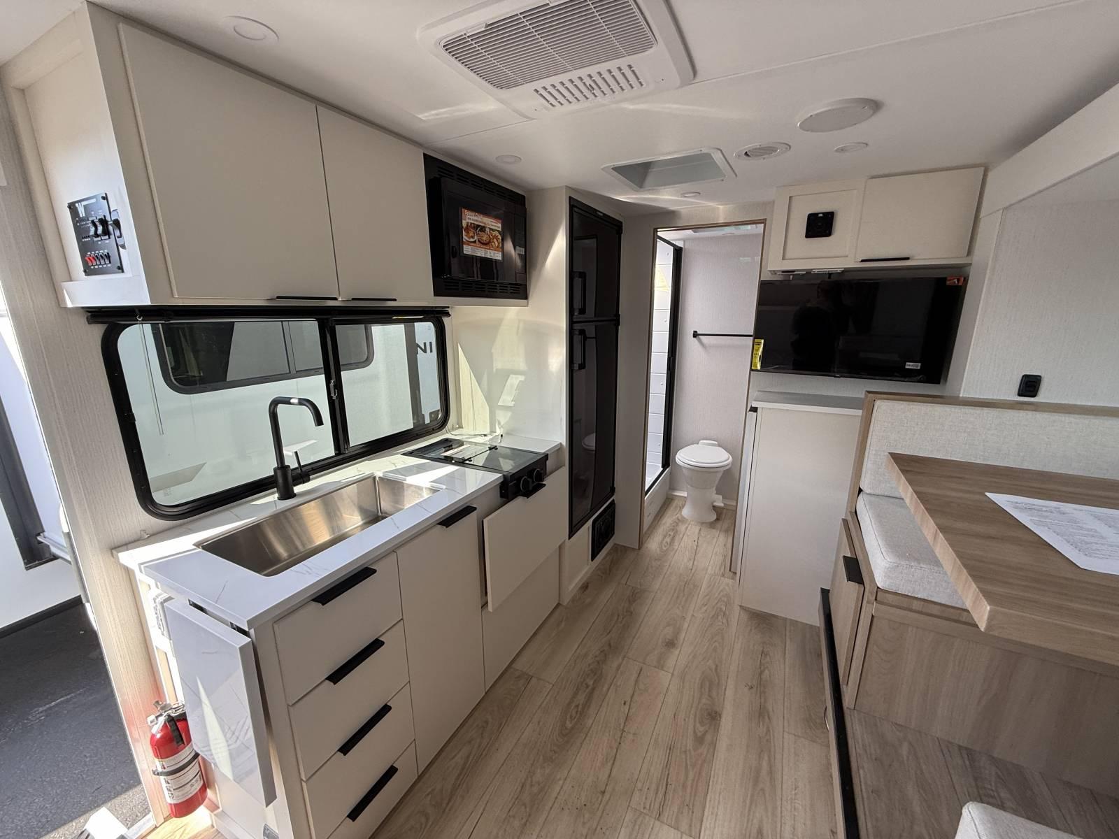 2026 Winnebago 2026 Winnebago Micro Minnie - thumbnail 12