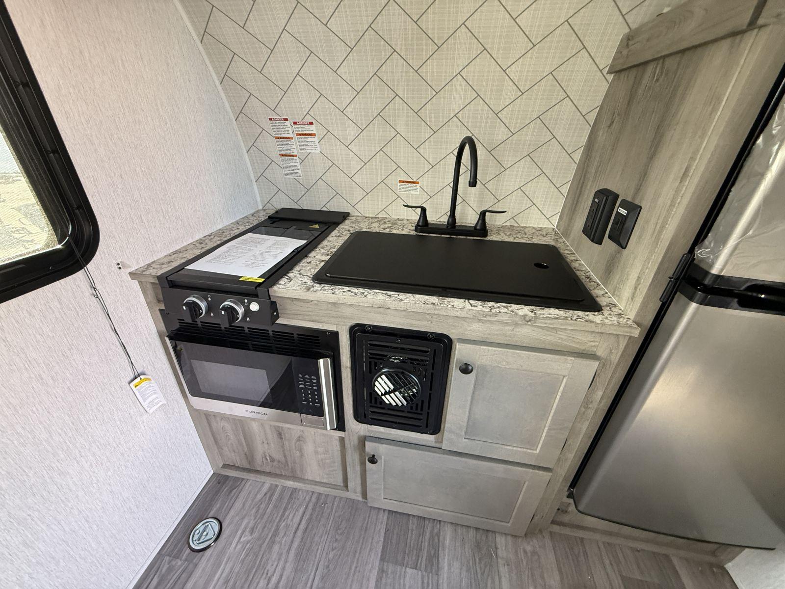 2026 Sunset Park RV 2026 Sunset Park RV Sun Lite Toy Hauler - thumbnail 15