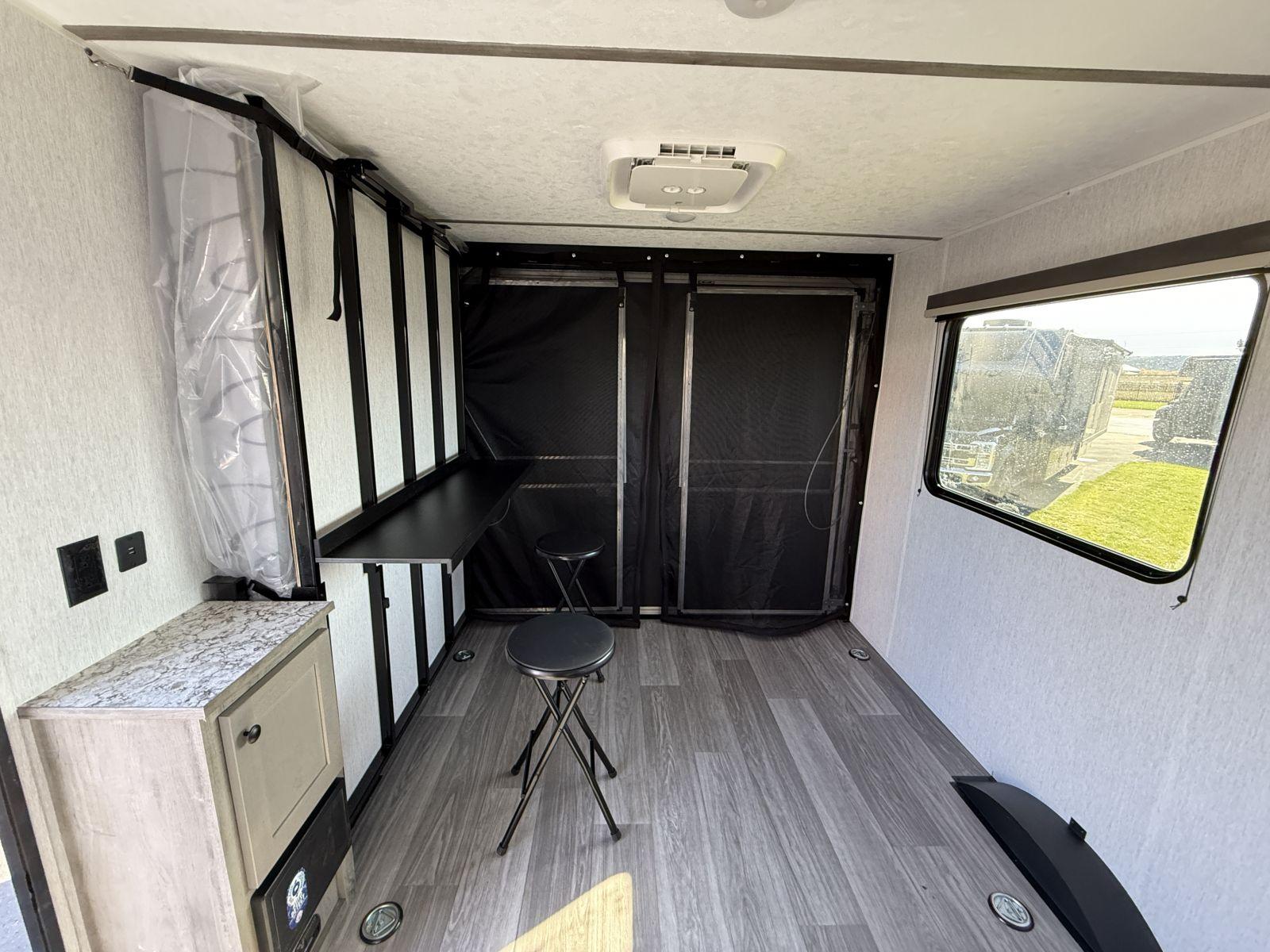 2026 Sunset Park RV 2026 Sunset Park RV Sun Lite Toy Hauler - thumbnail 9