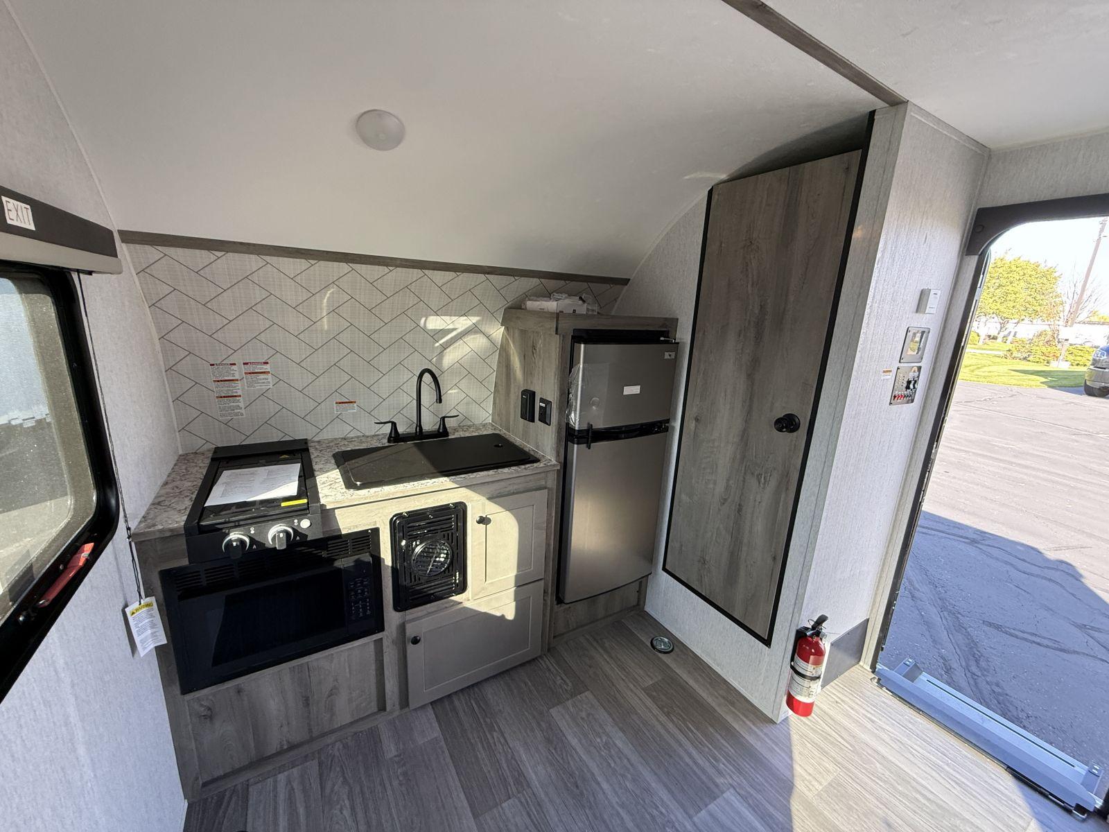 2026 Sunset Park RV 2026 Sunset Park RV Sun Lite Toy Hauler - thumbnail 11