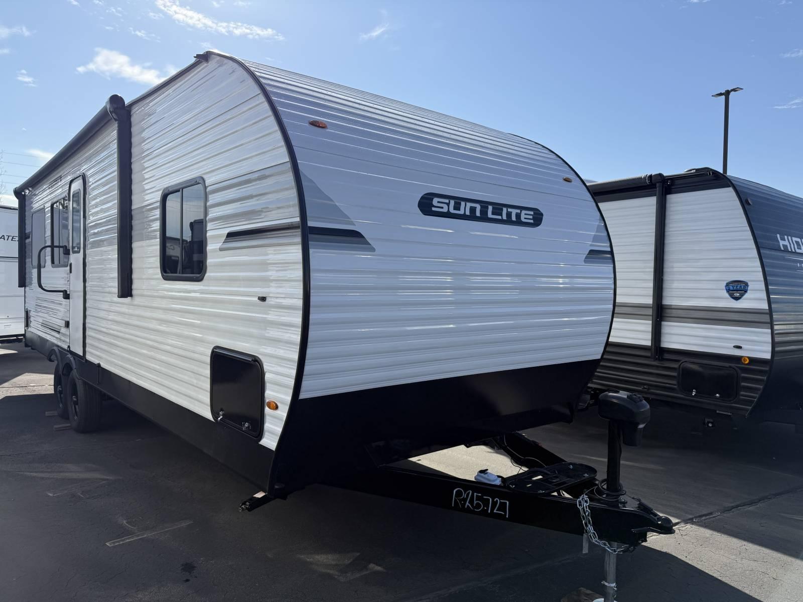 2026 Sunset Park RV Sun Lite Toy Hauler 27WQB