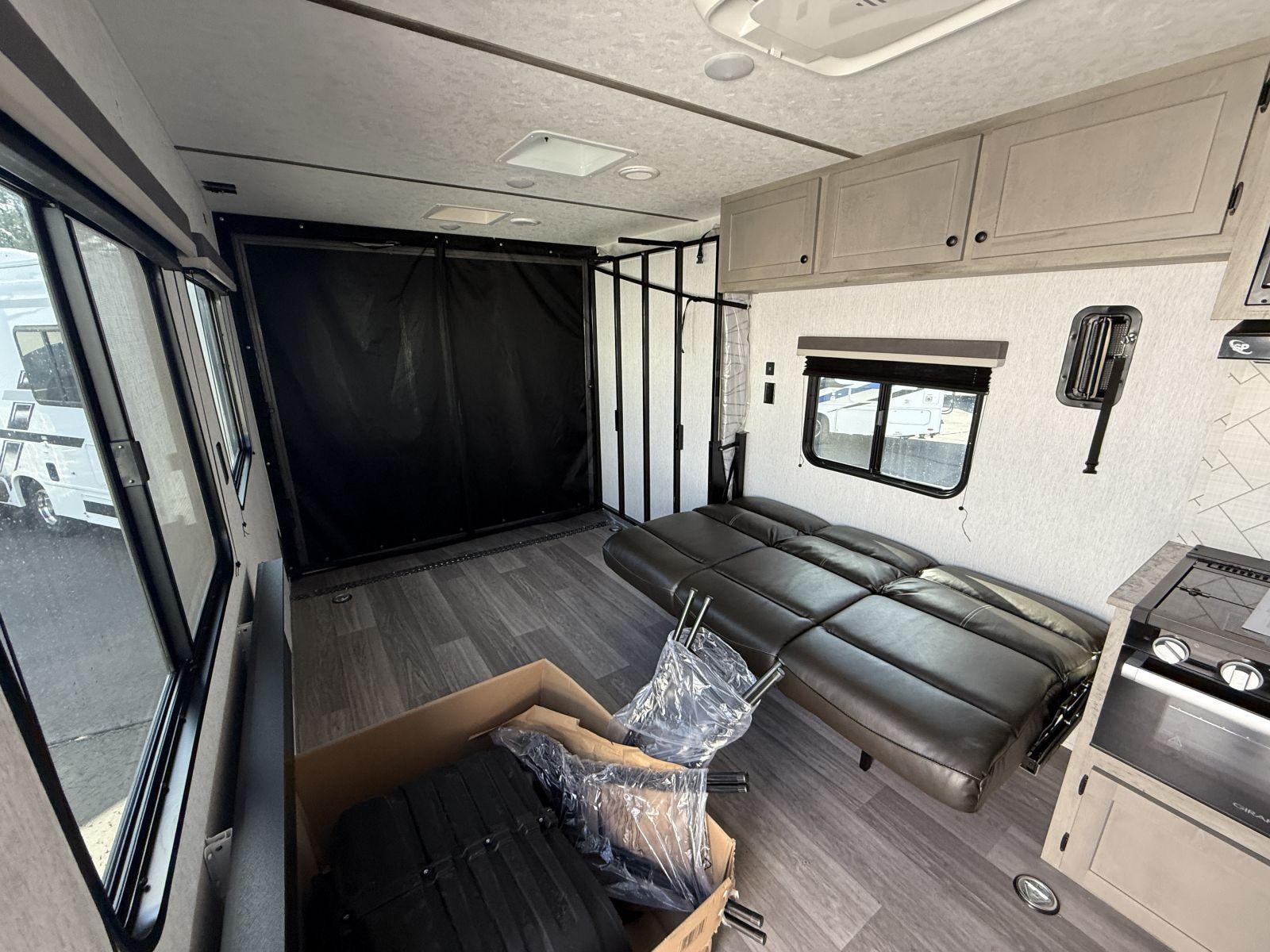 2026 Sunset Park RV 2026 Sunset Park RV Sun Lite Toy Hauler - thumbnail 10