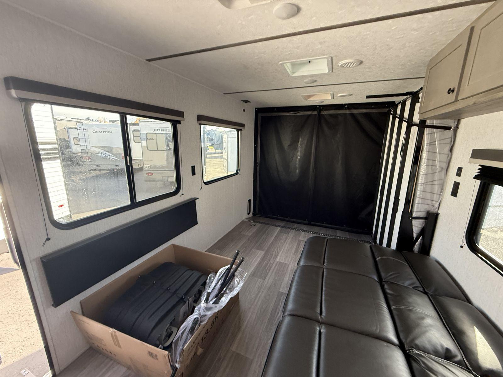 2026 Sunset Park RV 2026 Sunset Park RV Sun Lite Toy Hauler - thumbnail 12